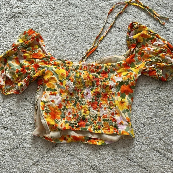 ASTR the Label Floral Puff Sleeve Halter Top in  Orange Lilac Floral size small - Picture 8 of 8